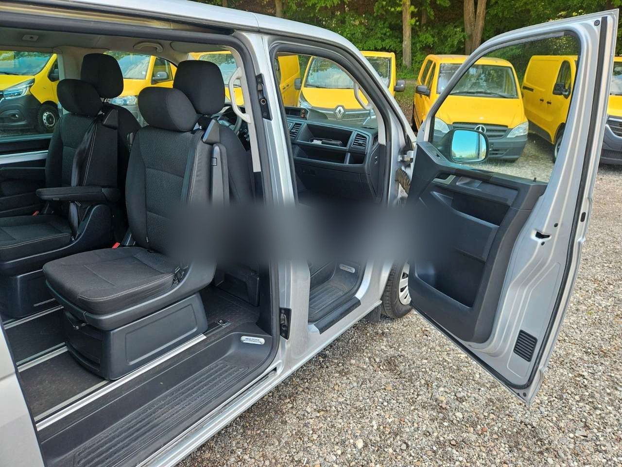Left Hand Drive VOLKSWAGEN MULTIVAN gallery photo