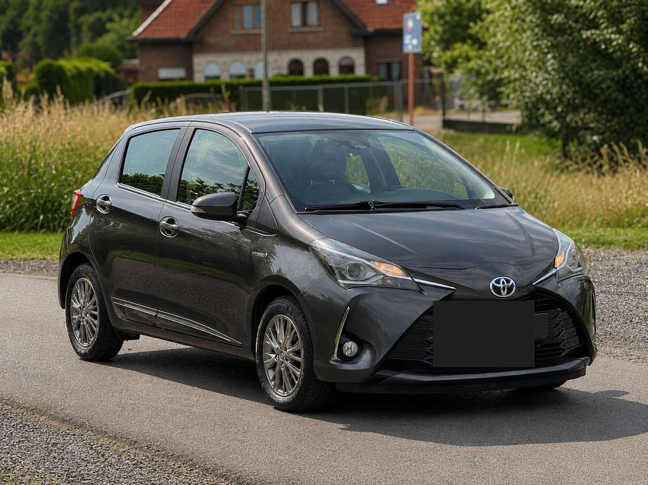 Left Hand Drive TOYOTA YARIS gallery photo