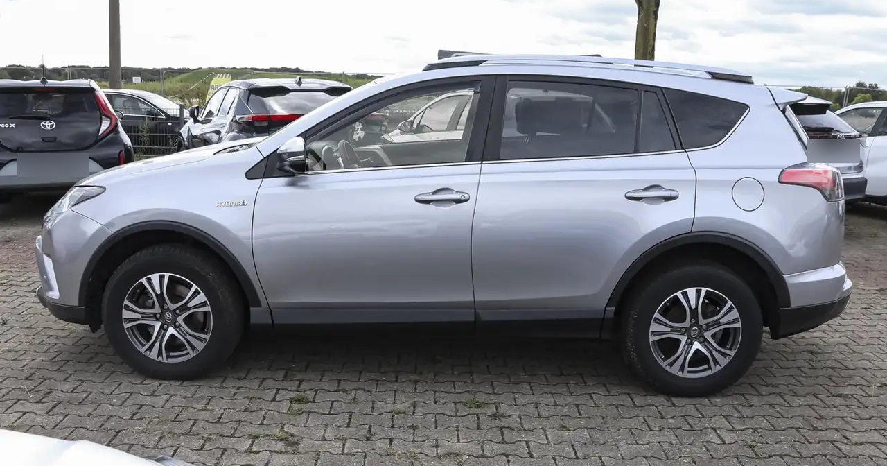 Left Hand Drive TOYOTA RAV 4 gallery photo