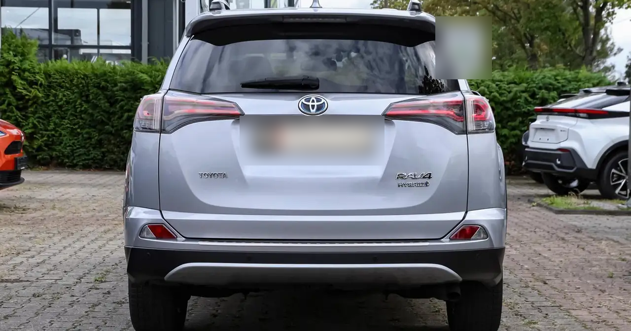Left Hand Drive TOYOTA RAV 4 gallery photo