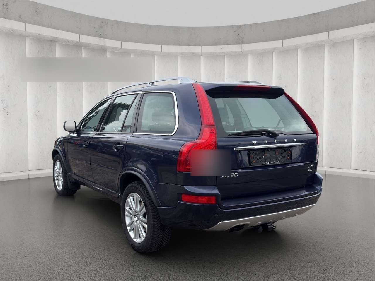 Left Hand Drive VOLVO XC90 gallery photo