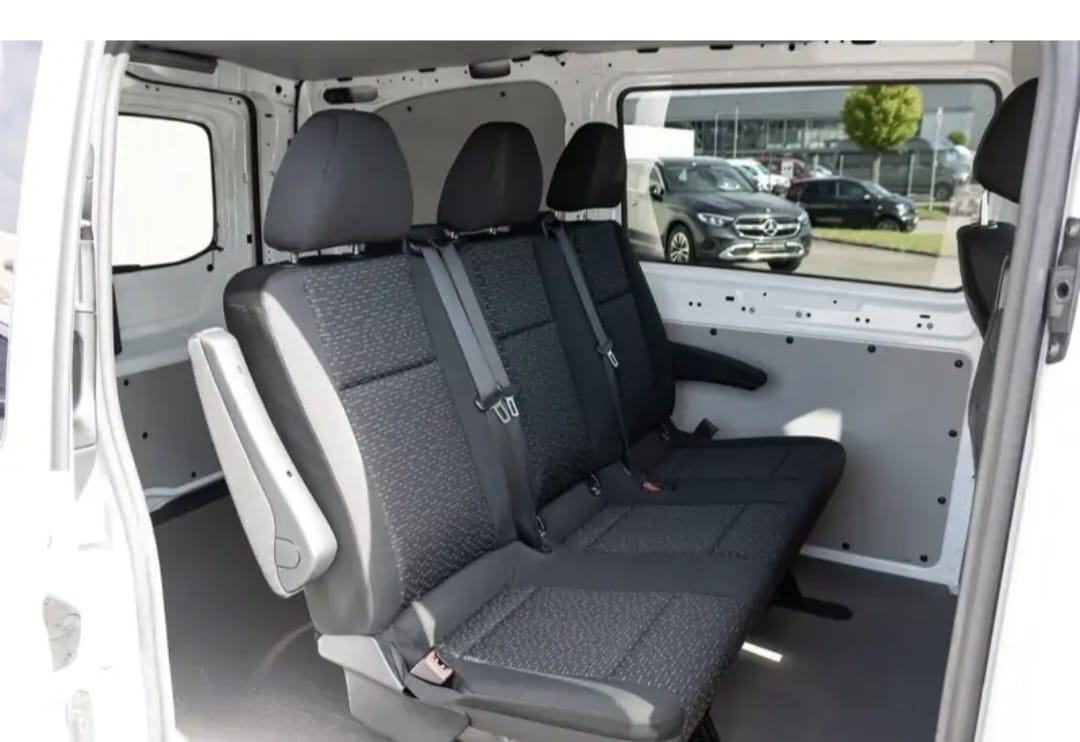 Left Hand Drive MERCEDES VITO gallery photo