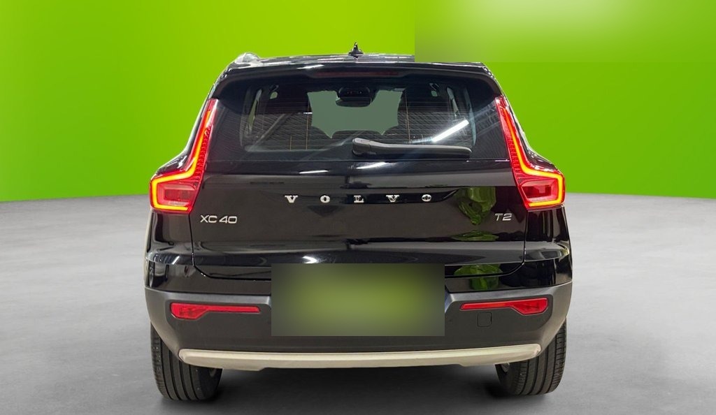 Left Hand Drive VOLVO XC40 gallery photo