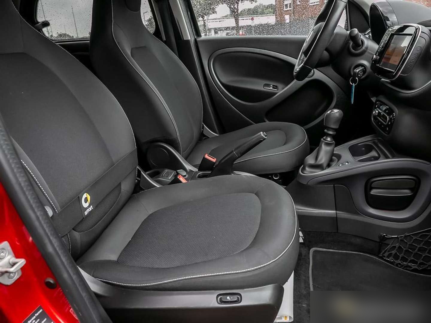 Left Hand Drive SMART FORFOUR gallery photo