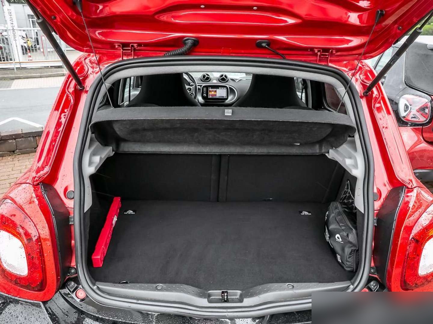 Left Hand Drive SMART FORFOUR gallery photo