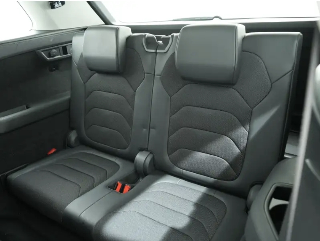 Left Hand Drive SKODA KODIAQ gallery photo