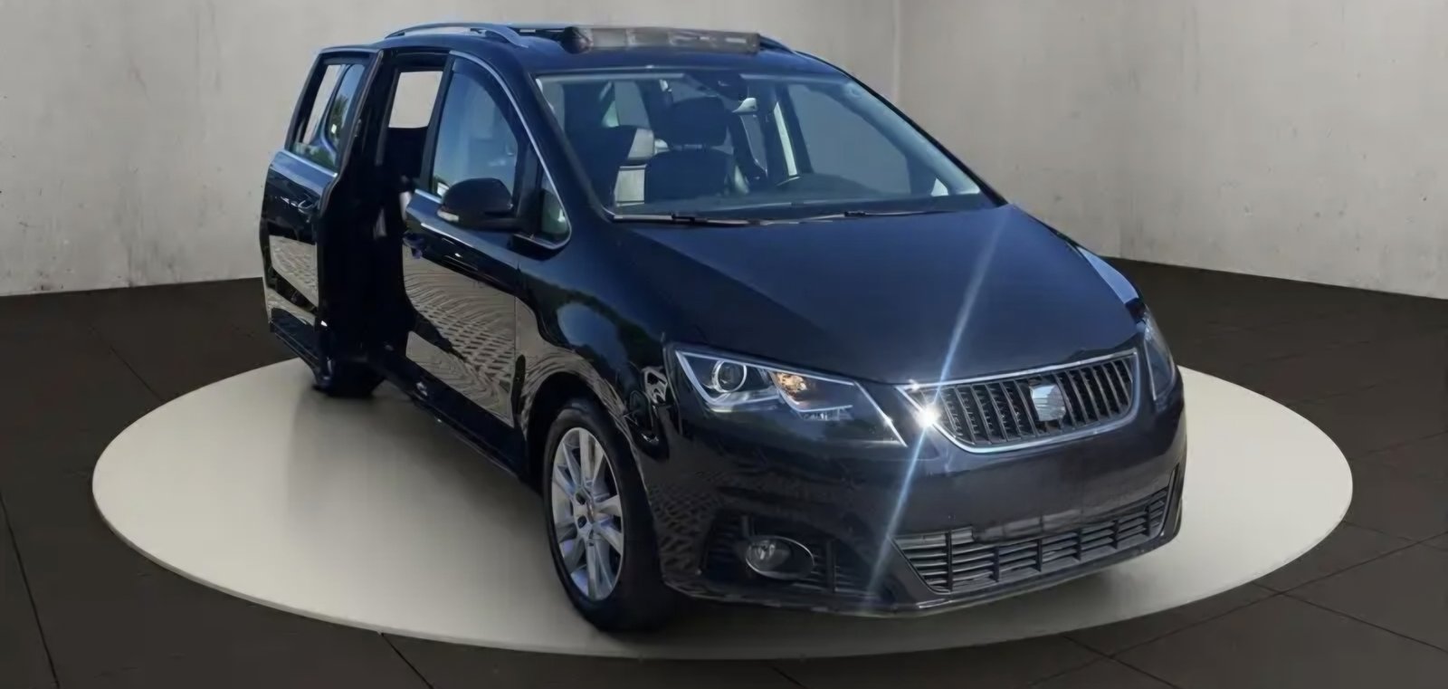 Left Hand Drive SEAT ALHAMBRA Style 200 PS, 7-Seater, Rear Camera, Automatic for sale