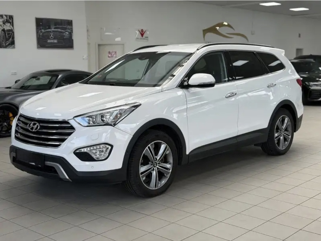 Left Hand Drive HYUNDAI SANTA FE Grand Premium 2.2 CRDi 4WD Auto 6-Seater for sale