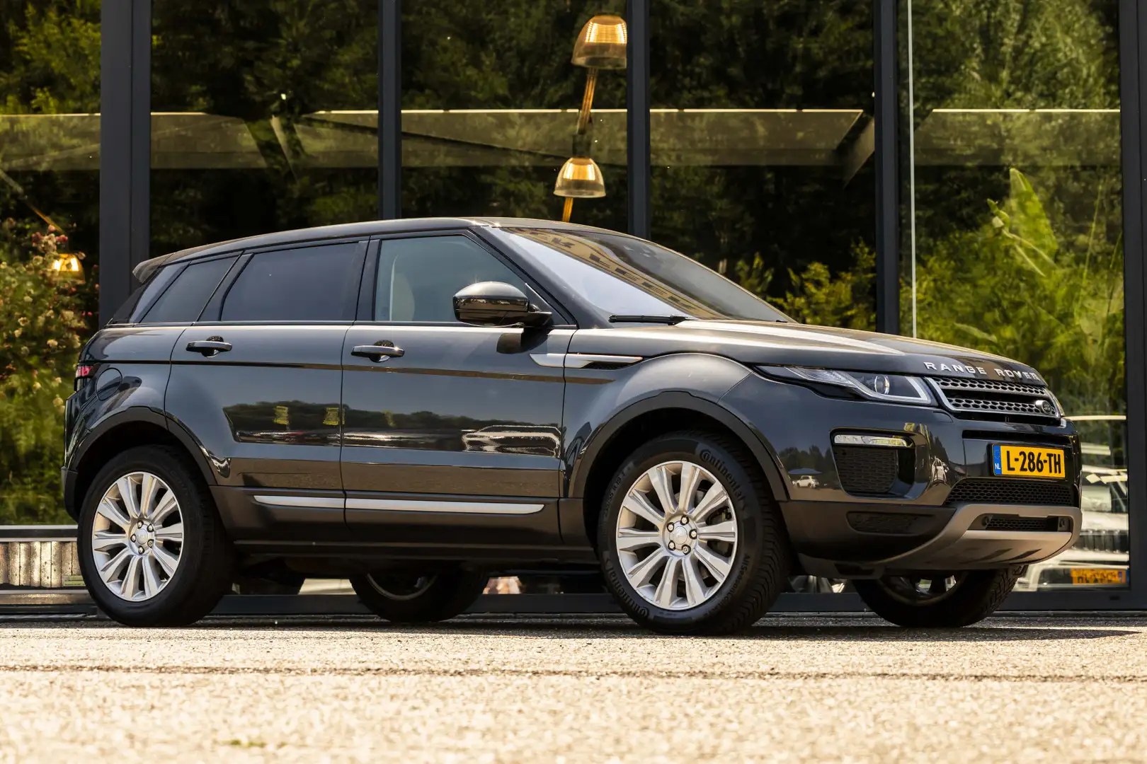 Left Hand Drive LANDROVER RANGE ROVER EVOQUE HSE Dynamic 2.0 Si4 Auto 4WD for sale