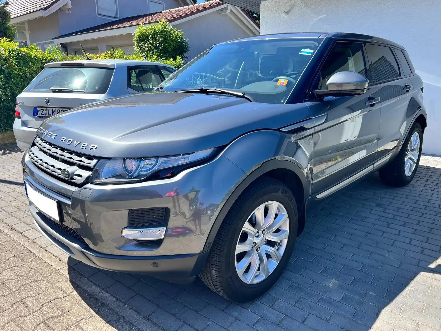 Left Hand Drive LANDROVER RANGE ROVER EVOQUE gallery photo