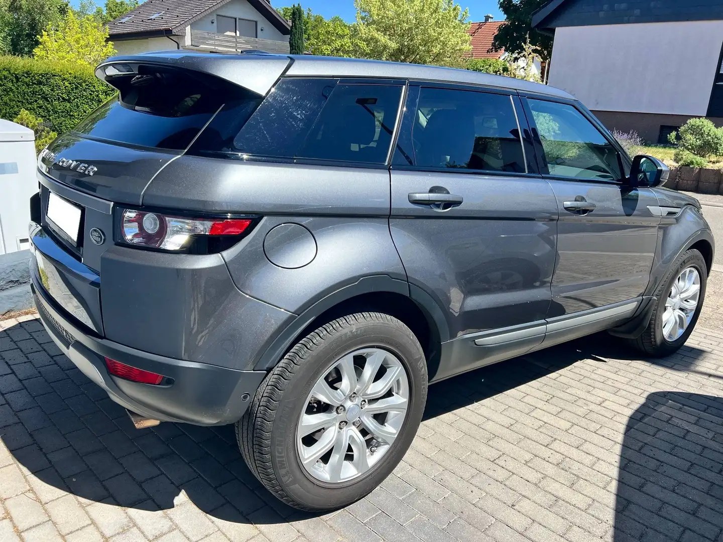Left Hand Drive LANDROVER RANGE ROVER EVOQUE gallery photo