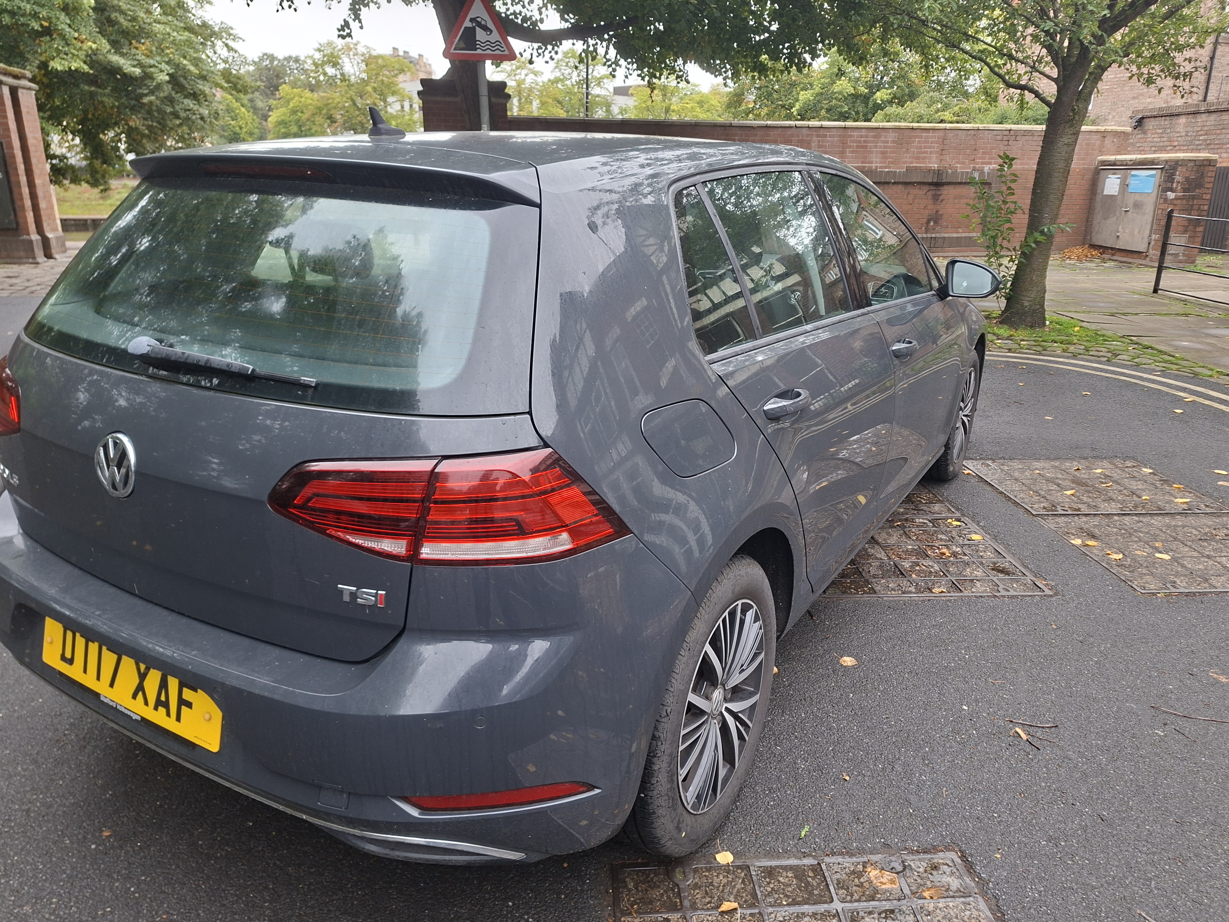 Left Hand Drive VOLKSWAGEN GOLF gallery photo