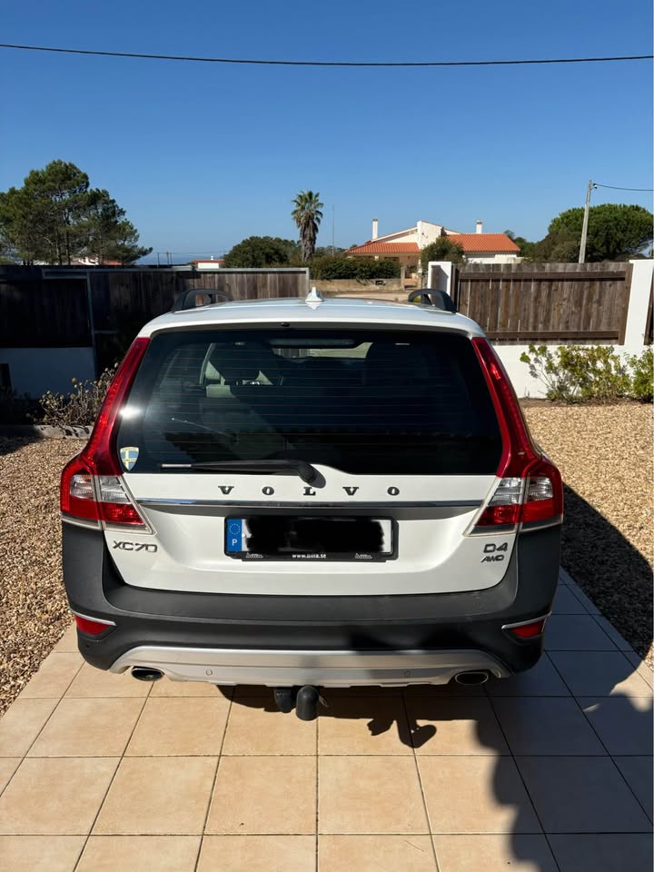 Left Hand Drive VOLVO XC70 gallery photo