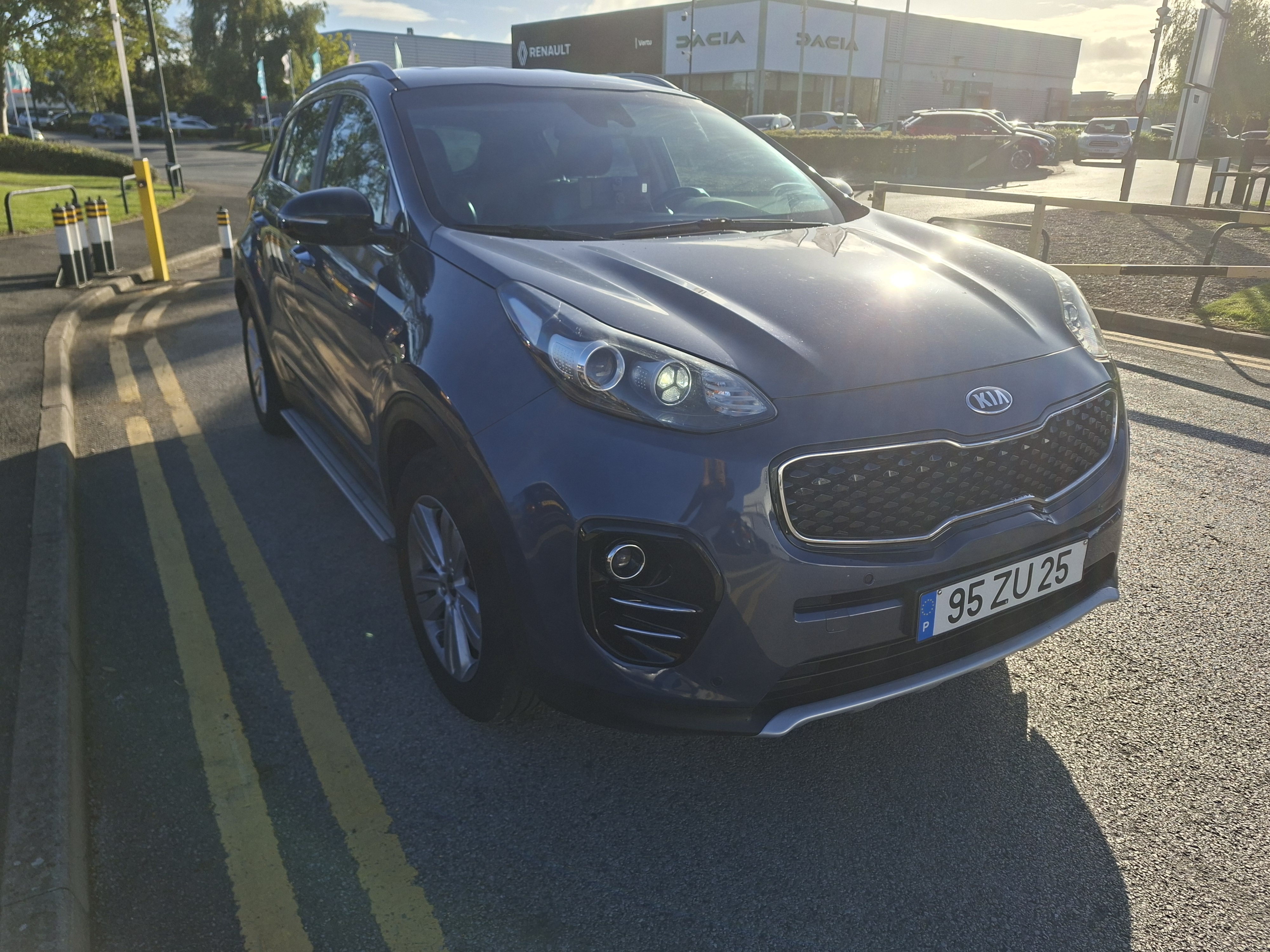 Left Hand Drive KIA SPORTAGE gallery photo