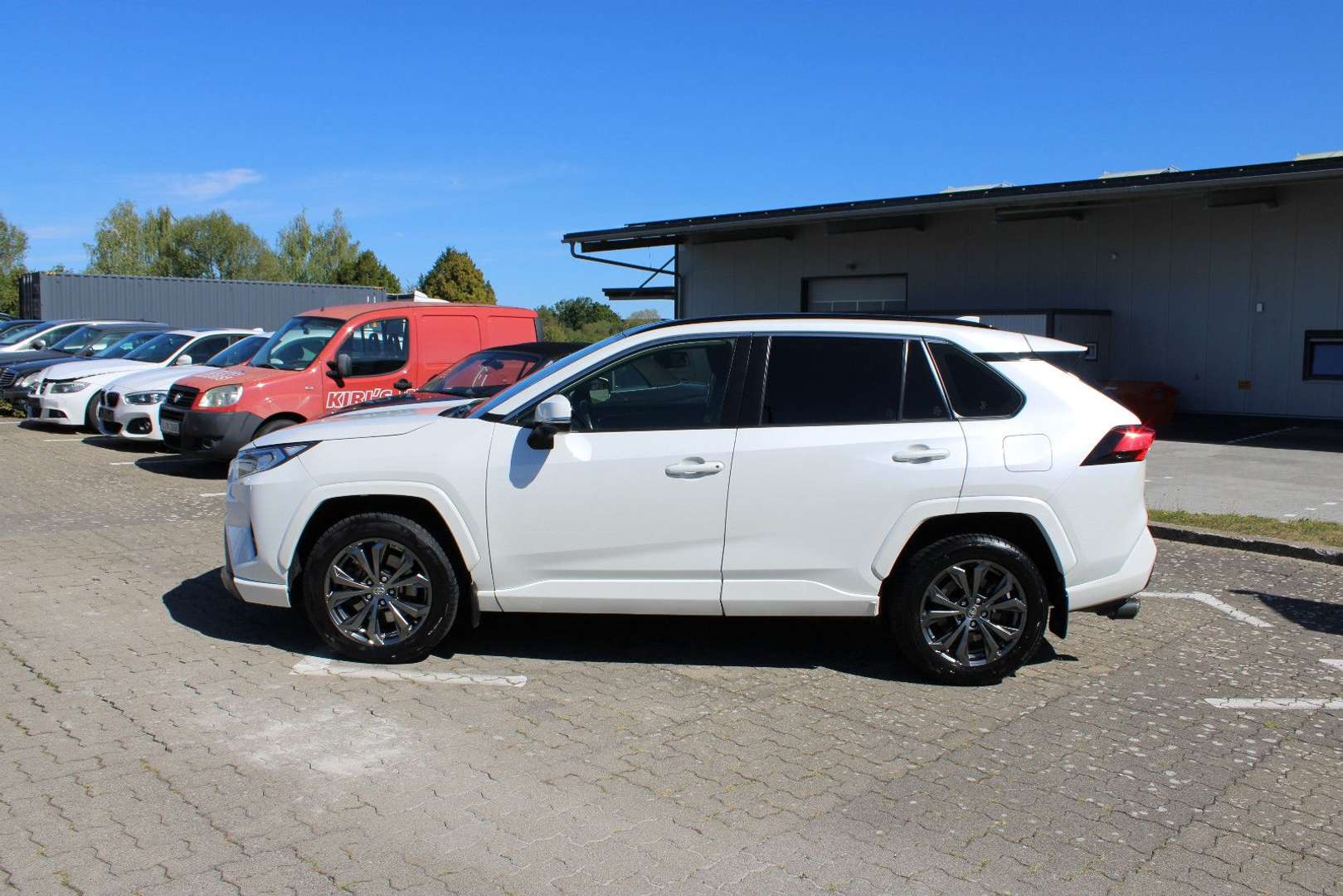 Left Hand Drive TOYOTA RAV4 gallery photo