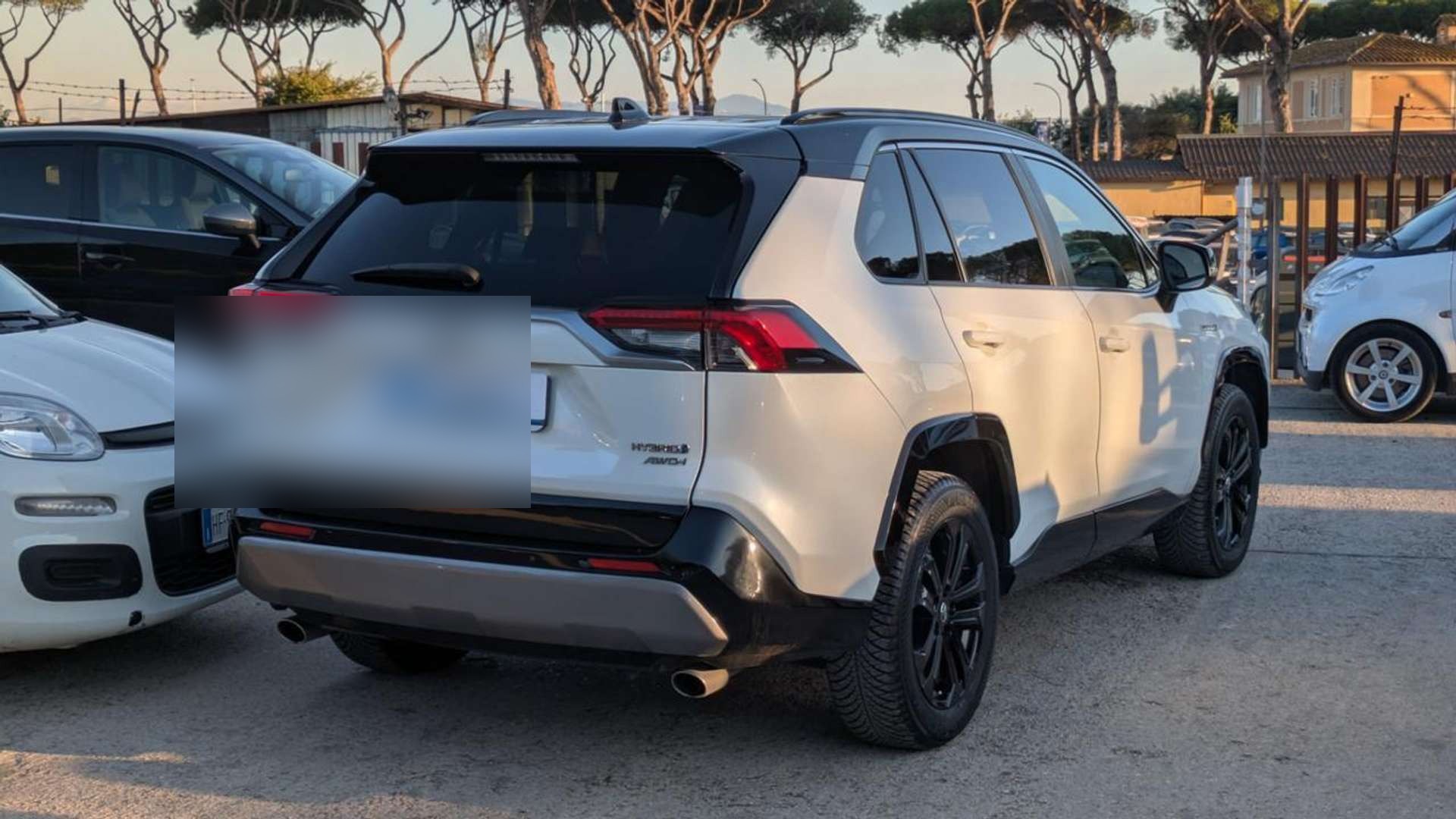 Left Hand Drive TOYOTA RAV4 gallery photo