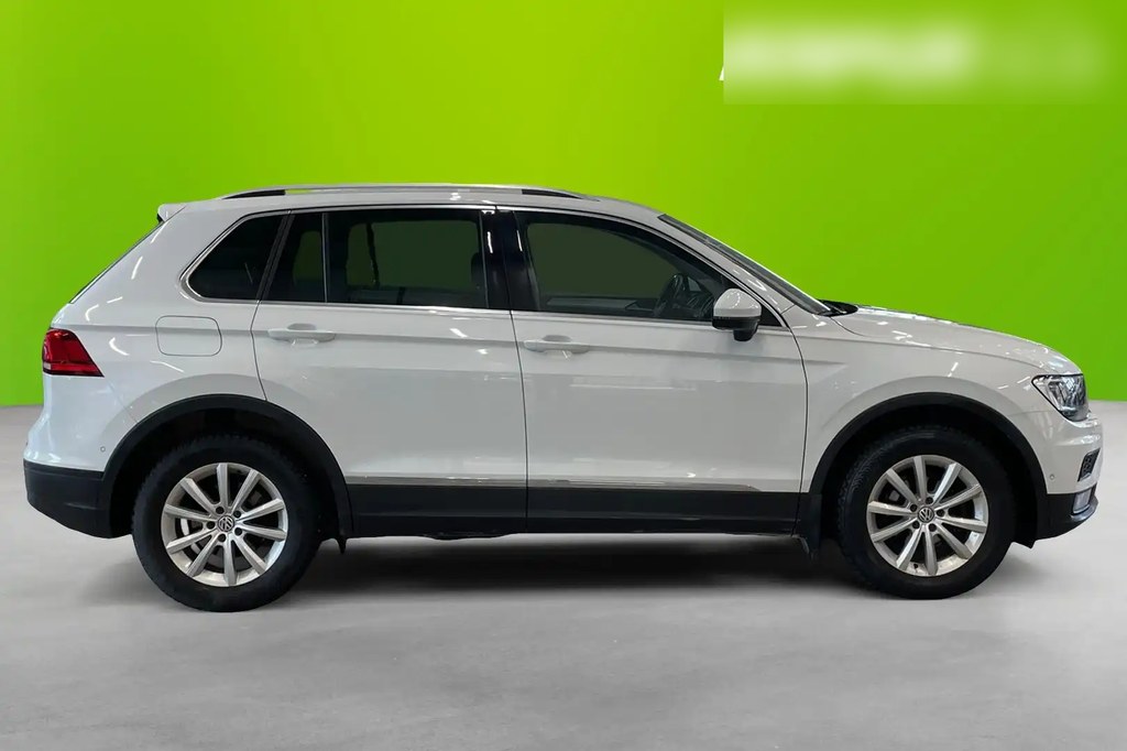 Left Hand Drive VOLKSWAGEN TIGUAN gallery photo