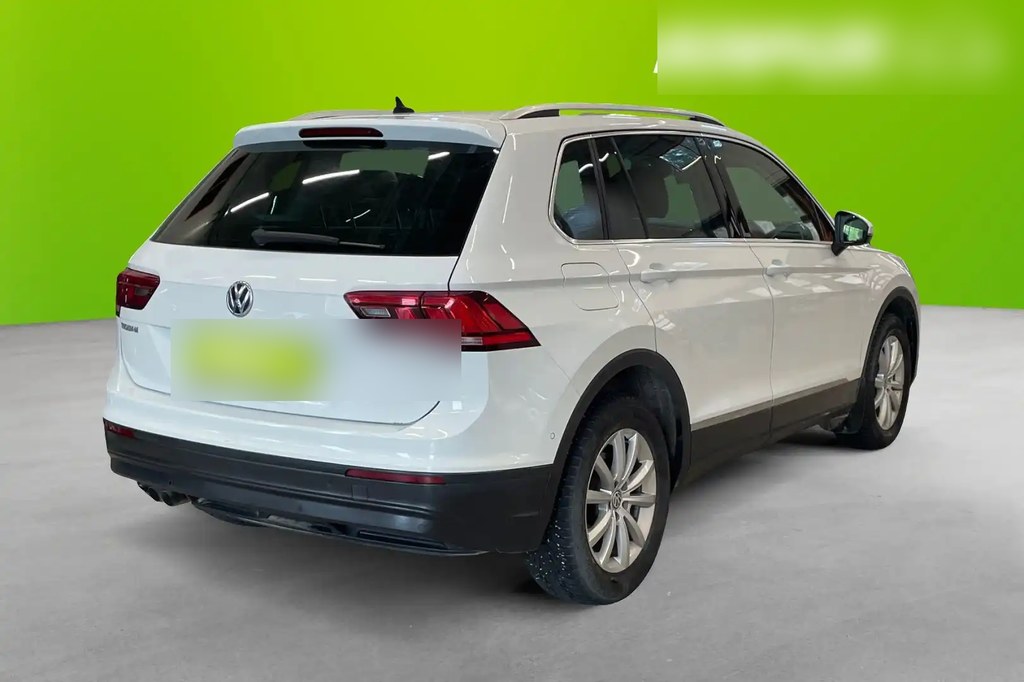 Left Hand Drive VOLKSWAGEN TIGUAN gallery photo