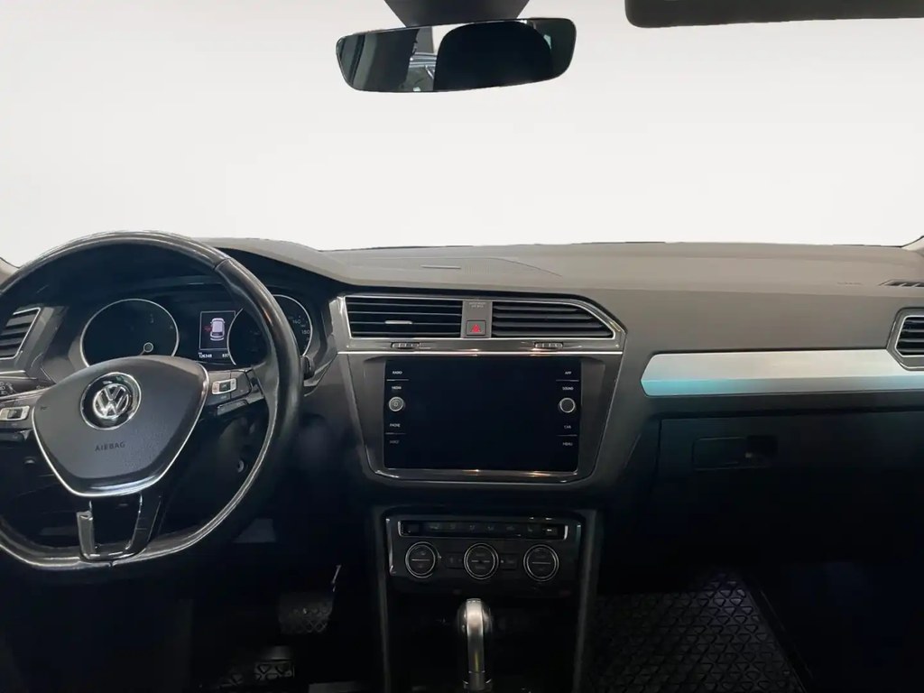 Left Hand Drive VOLKSWAGEN TIGUAN gallery photo