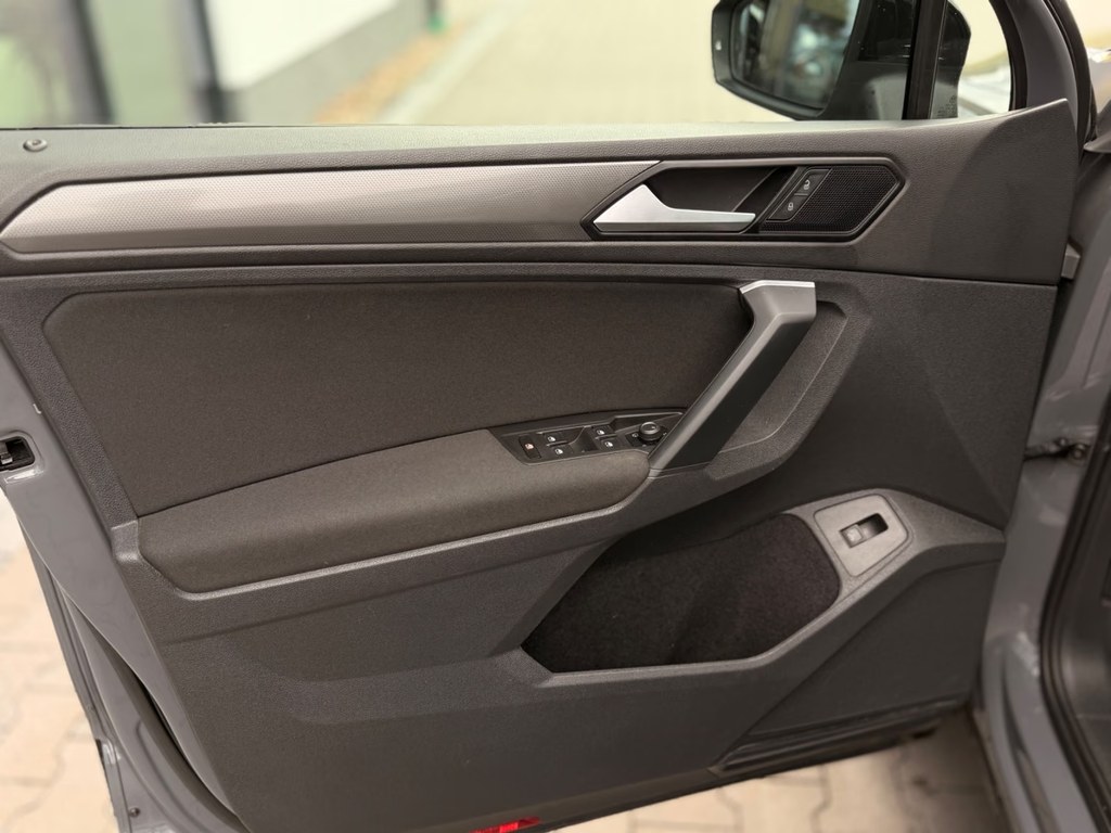 Left Hand Drive VOLKSWAGEN TIGUAN gallery photo