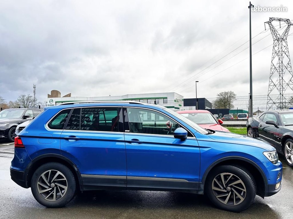 Left Hand Drive VOLKSWAGEN TIGUAN gallery photo
