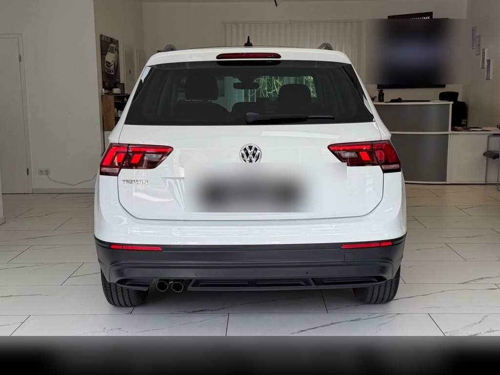 Left Hand Drive VOLKSWAGEN TIGUAN gallery photo