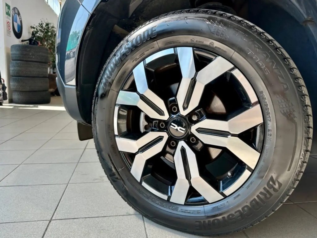Left Hand Drive DACIA DUSTER gallery photo