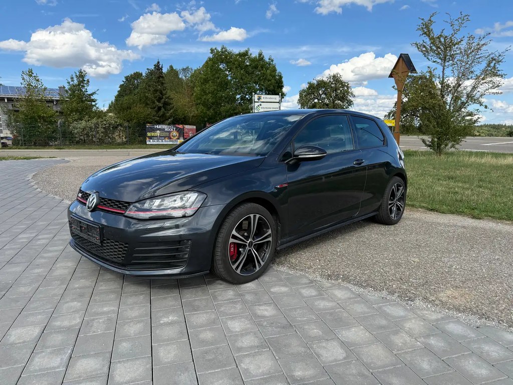 Left Hand Drive VOLKSWAGEN GOLF GOLF VII GTI PERFORMANCE BMT for sale
