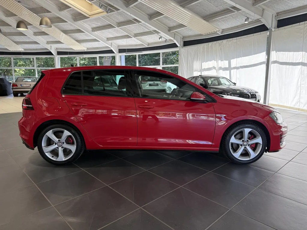 Left Hand Drive VOLKSWAGEN GOLF gallery photo