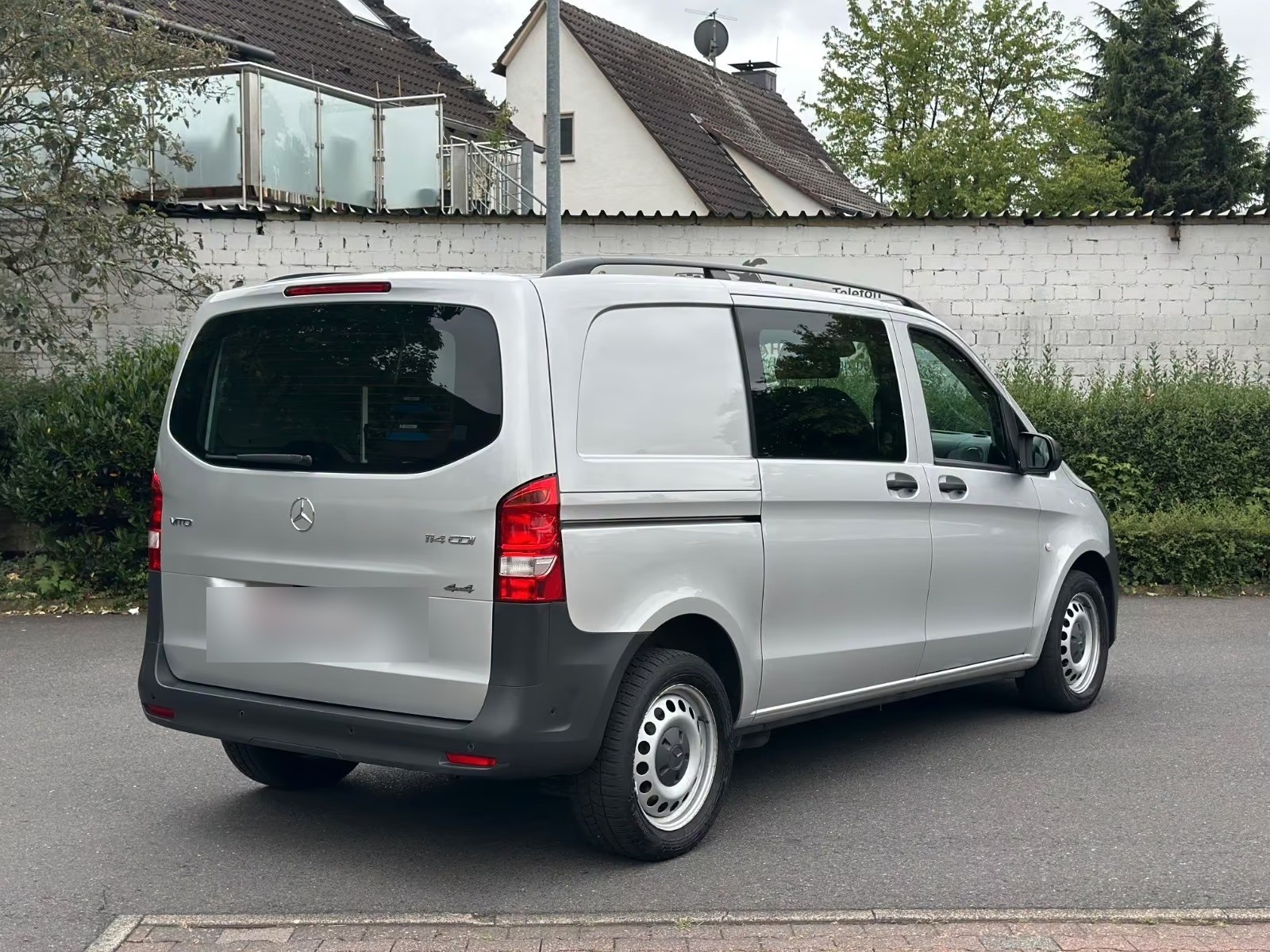 Left Hand Drive MERCEDES VITO gallery photo