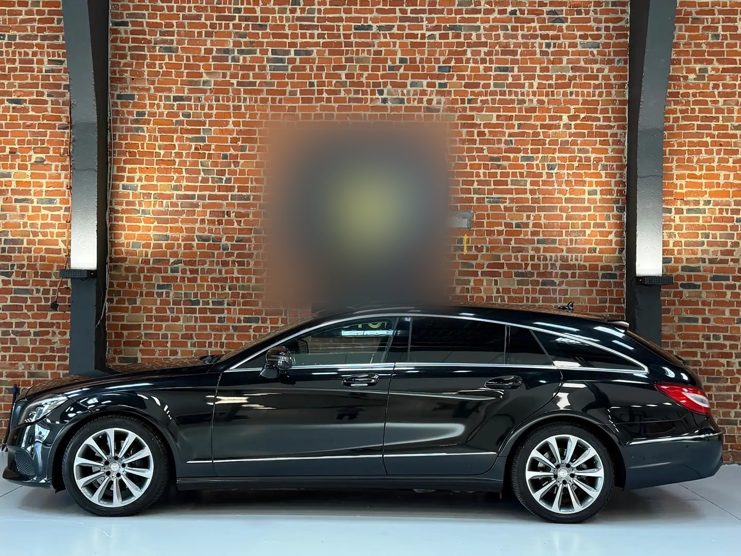 Left Hand Drive MERCEDES CLS gallery photo