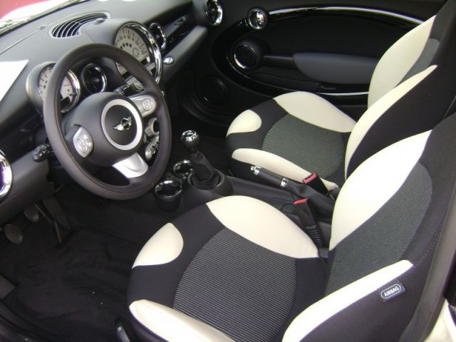 MINI COOPER (01/2010) - Pepper White