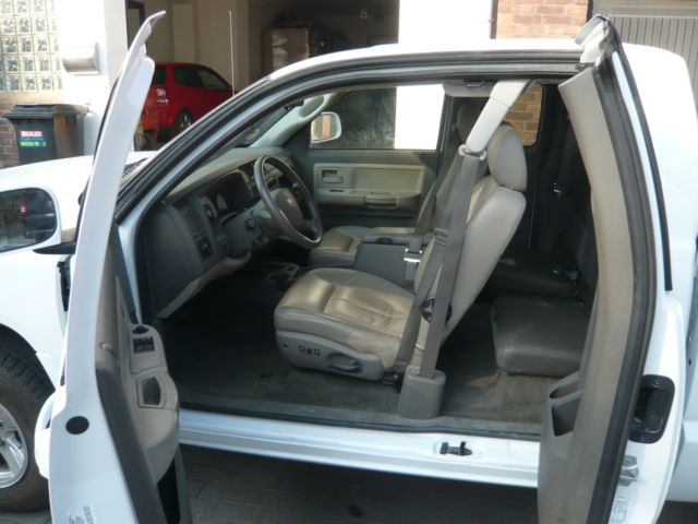 Left hand drive car DODGE DAKOTA (01/09/2009) - 