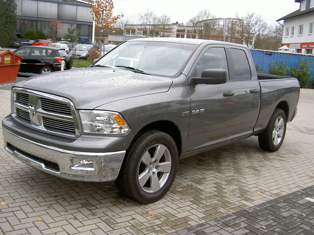 Left hand drive DODGE RAM 5.7 V8 1500 Quad Cab