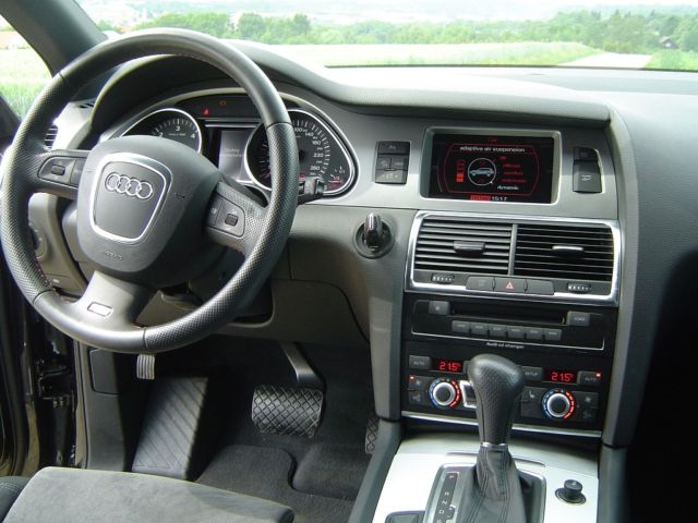Left hand drive car AUDI Q7 (01/01/2008) - 