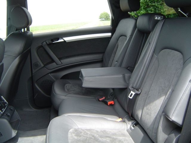 left hand drive AUDI Q7 (01/01/2008) -  