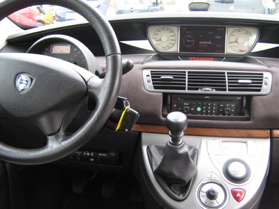 Left hand drive car LANCIA PHEDRA (01/03/2008) - 
