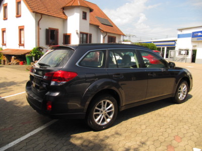 Left hand drive SUBARU OUTBACK 2.0D Comfort