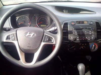 Left hand drive car HYUNDAI i20 (01/03/2010) - 