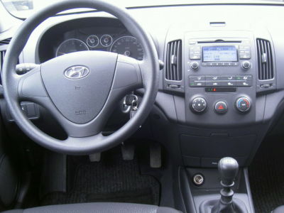 Left hand drive car HYUNDAI i30 (01/04/2008) - 