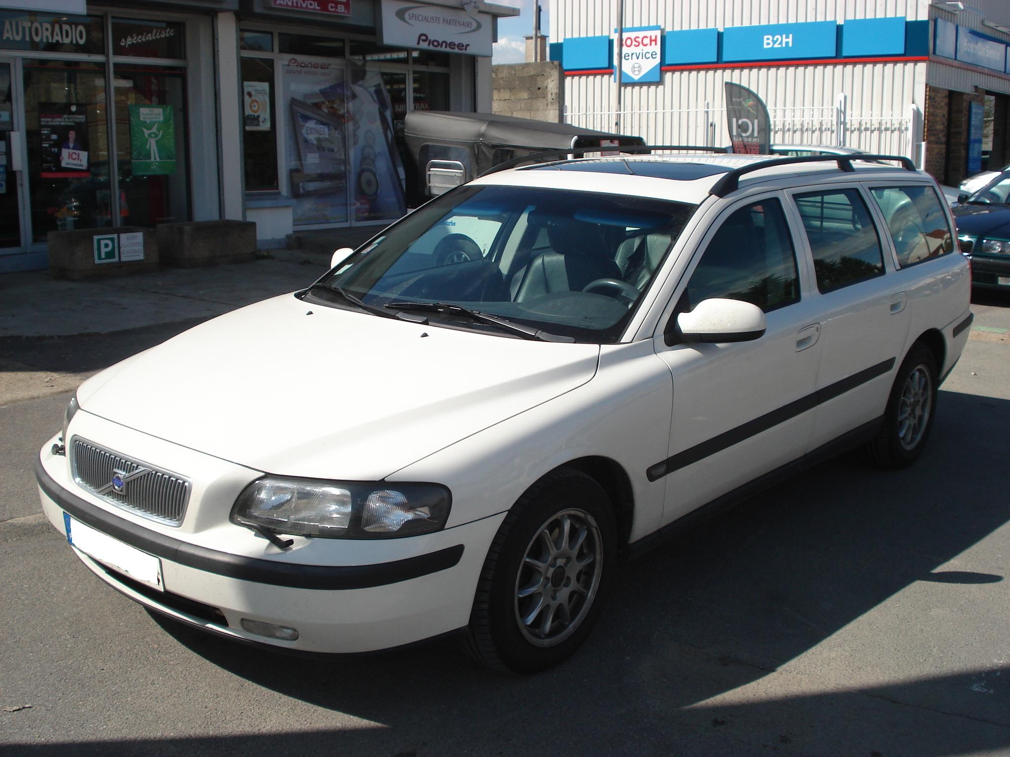 VOLVO V70 (01/08/2002) - 