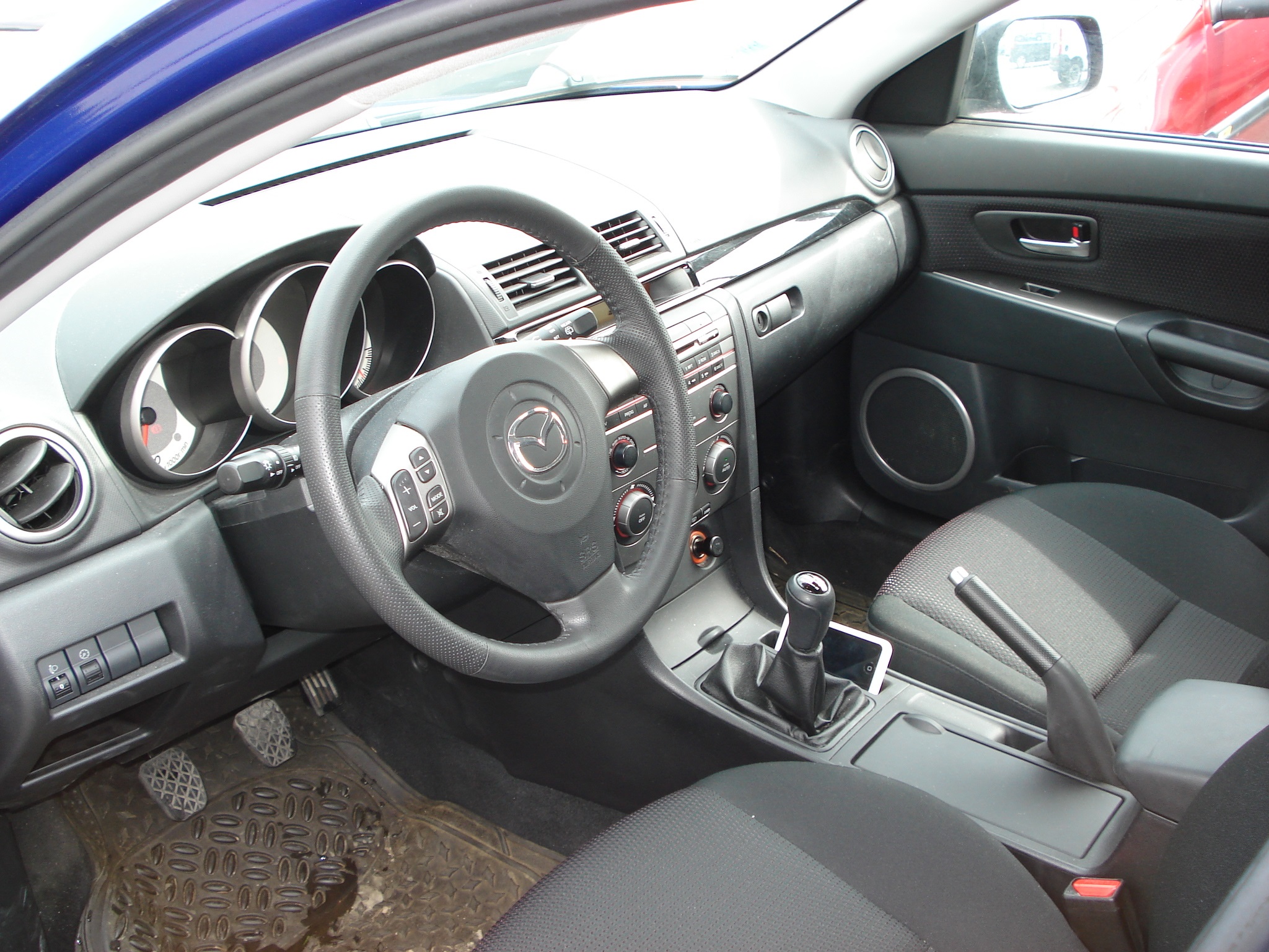 Left hand drive car MAZDA 3 (19/03/2008) - 