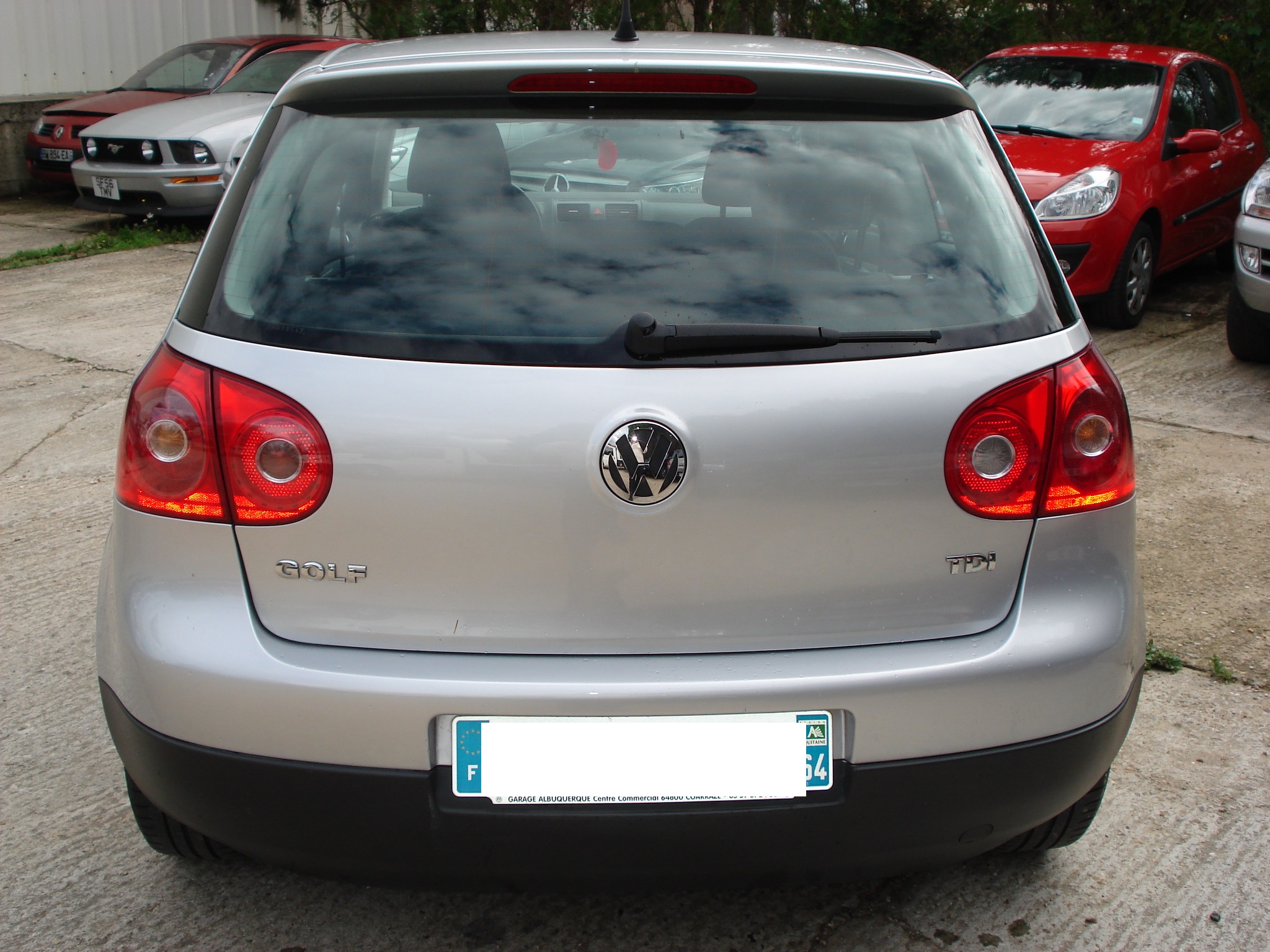 Left hand drive car VOLKSWAGEN GOLF (20/10/2008) - 