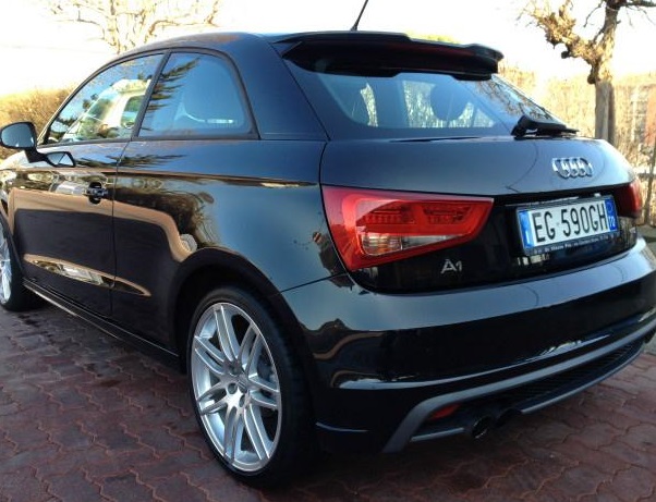 lhd car AUDI A1 (01/04/2011) - 