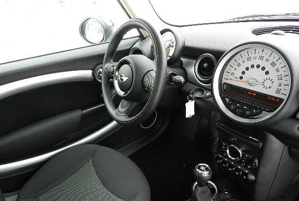 Left hand drive car MINI COOPER (01/01/2012) - 