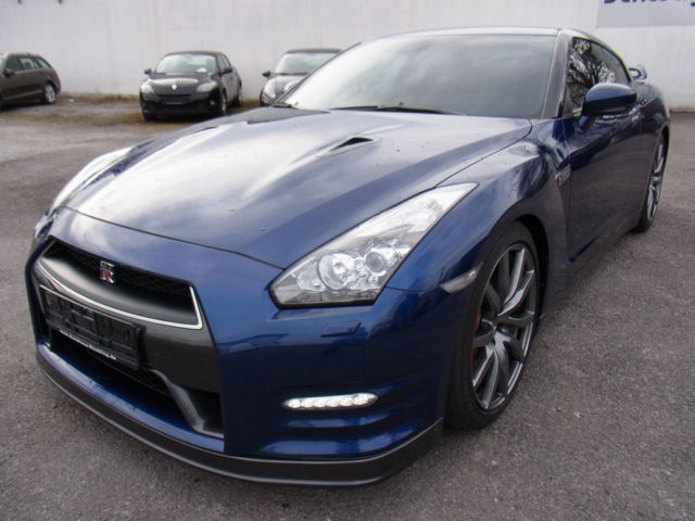 NISSAN GT-R (10/11/2011) - 