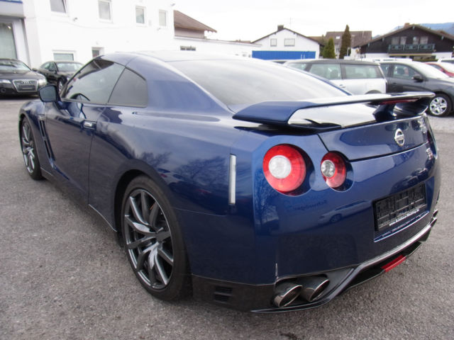 lhd car NISSAN GT-R (10/11/2011) - 