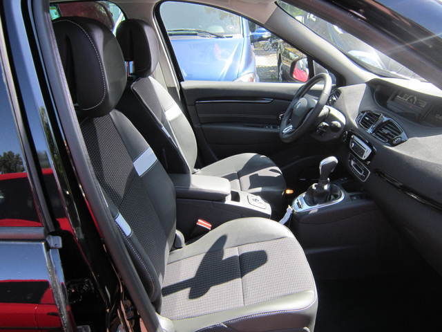 Left hand drive car RENAULT SCENIC (10/01/2013) - 