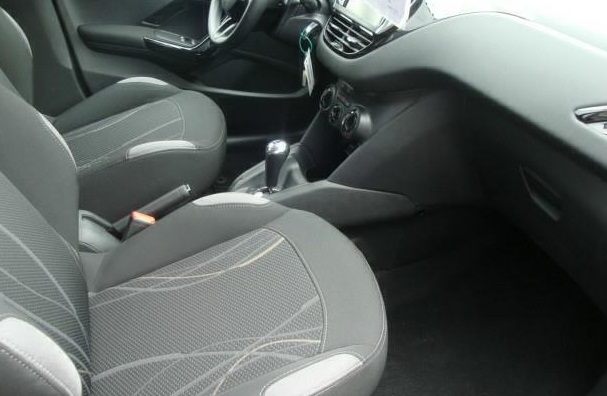 Left hand drive car PEUGEOT 208 (01/06/2013) - 