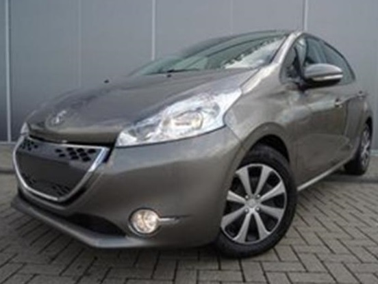 PEUGEOT 208 (01/12/2013) - 